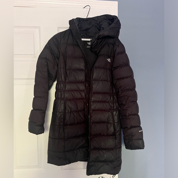 Women’s north face puffer, long jacket - Picture 2 of 3